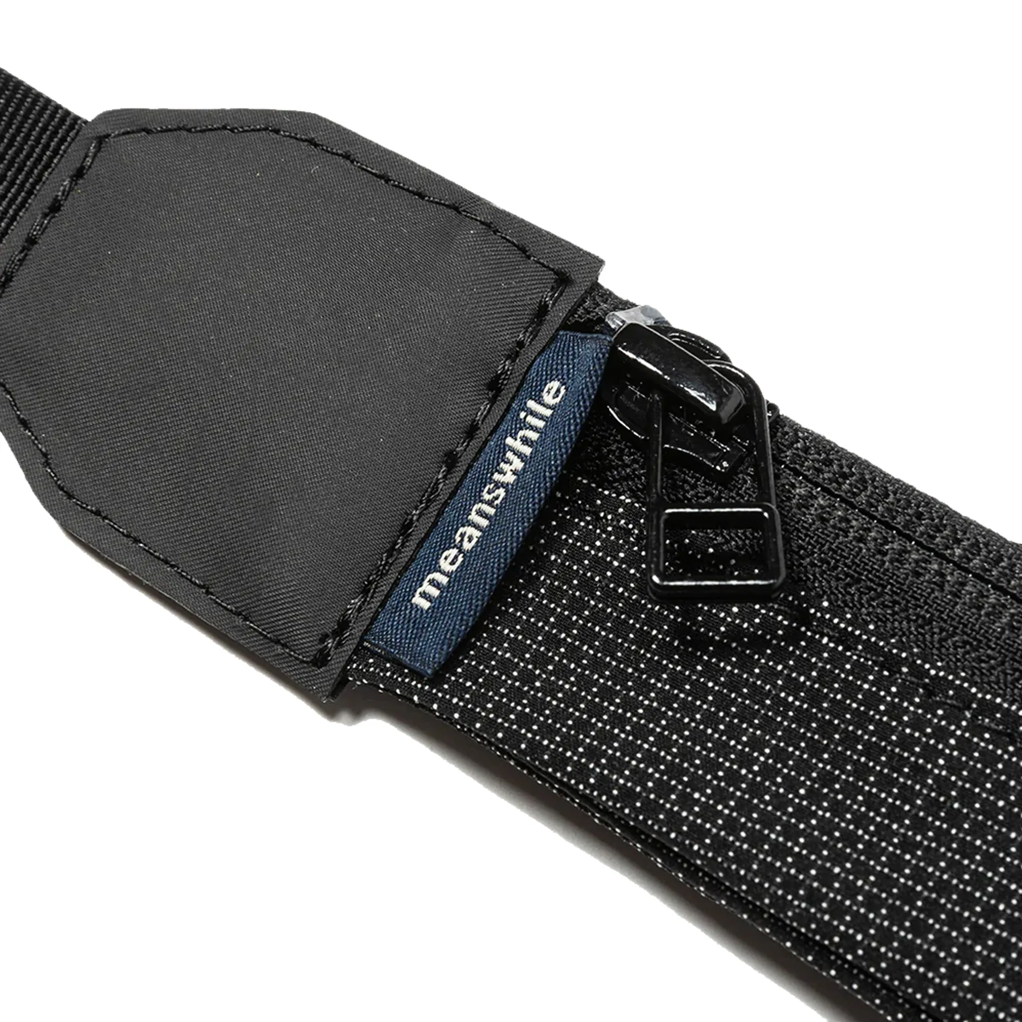 Meanswhile UltraWeaveTM Minimal Body Bag Carbon Black